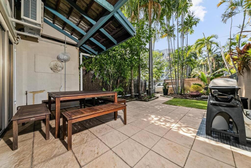 Perfectly Positioned Townhouse * Darwin